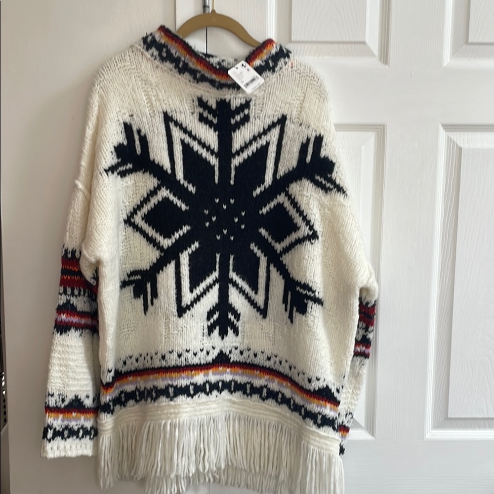 Freepeople Cozy White and Black Snowflake Sweater. Brand new. Never worn